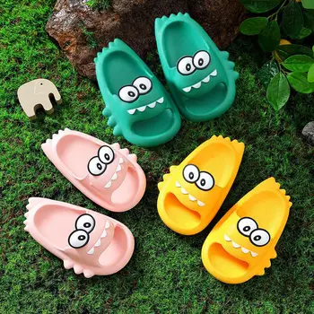 Тапочки с динозавром из мультфильма для мальчиков и девочек, новая летняя детская пляжная обувь, мягкие домашние вьетнамки для ванной комнаты, детские сандалии