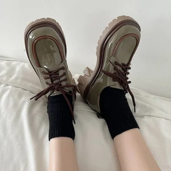 Туфли-лодочки на квадратном каблуке с круглым носком, туфли на среднем каблуке из искусственной кожи (3-5 см) с низким берцем и глубоким вырезом